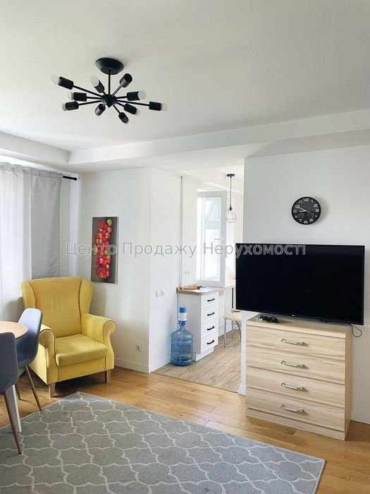 Продам 3к. КПІ (м. Політехнічний інститут) Шевченківський р-н. Центр