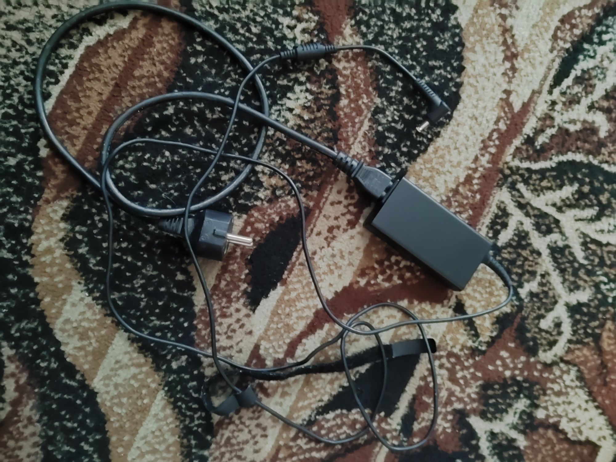 Zasilacz do laptopa nie testowałem