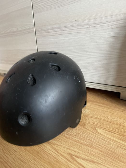 Kask na hulajnoge