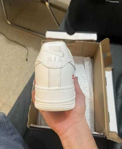 Buty meskie Mokasyny Nike_Air_Force_1_Low_SP_Supreme_White R.39