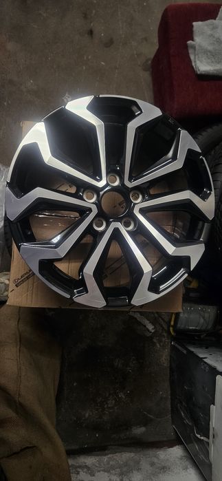 Części Toyota Auris Yaris Cross Corolla CHR Rav-4