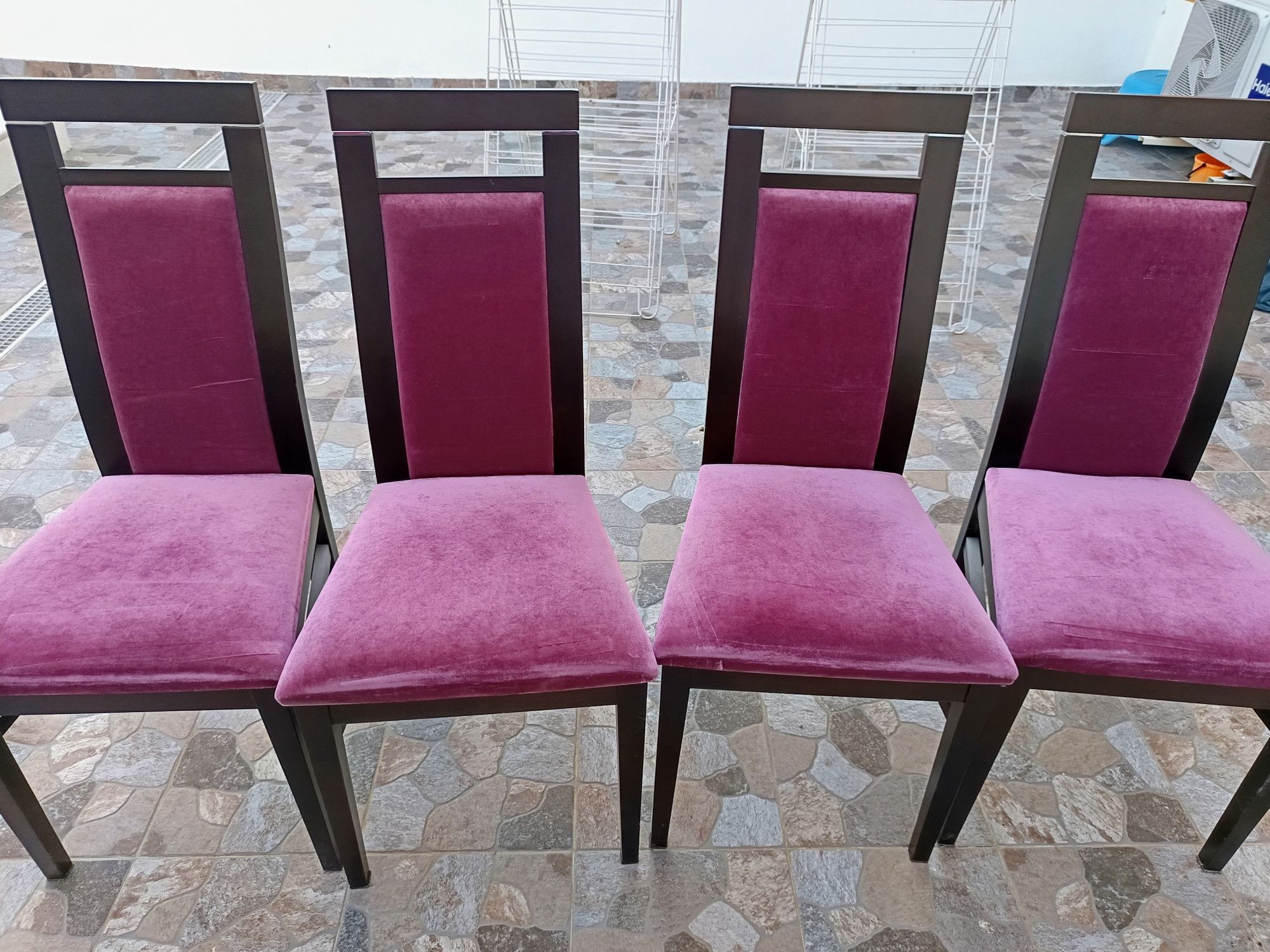 Vende se 4 Cadeiras rosa