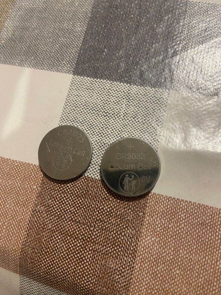 2 pilhas CR2025 e CR2032 para relogios e calculadoras