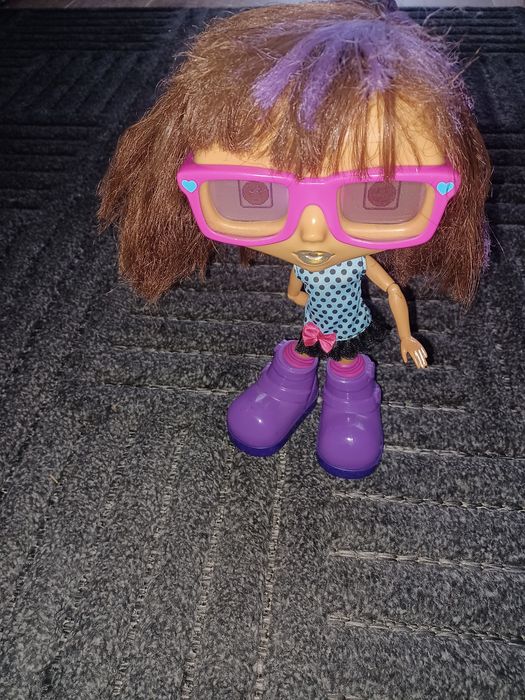 Lalka  interaktywna.