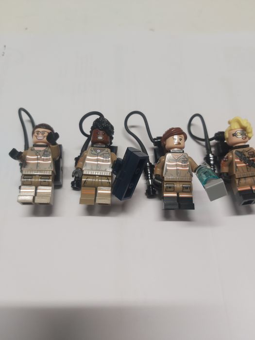 LEGO minifiguras caça fantasmas.
