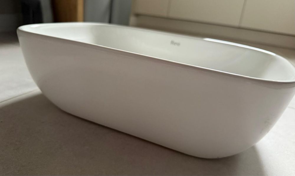 Umywalka nablatowa REA