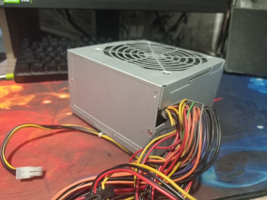 Найкраший блок живлення на 450 вват
Блок живлення потужністю 500 Вт –