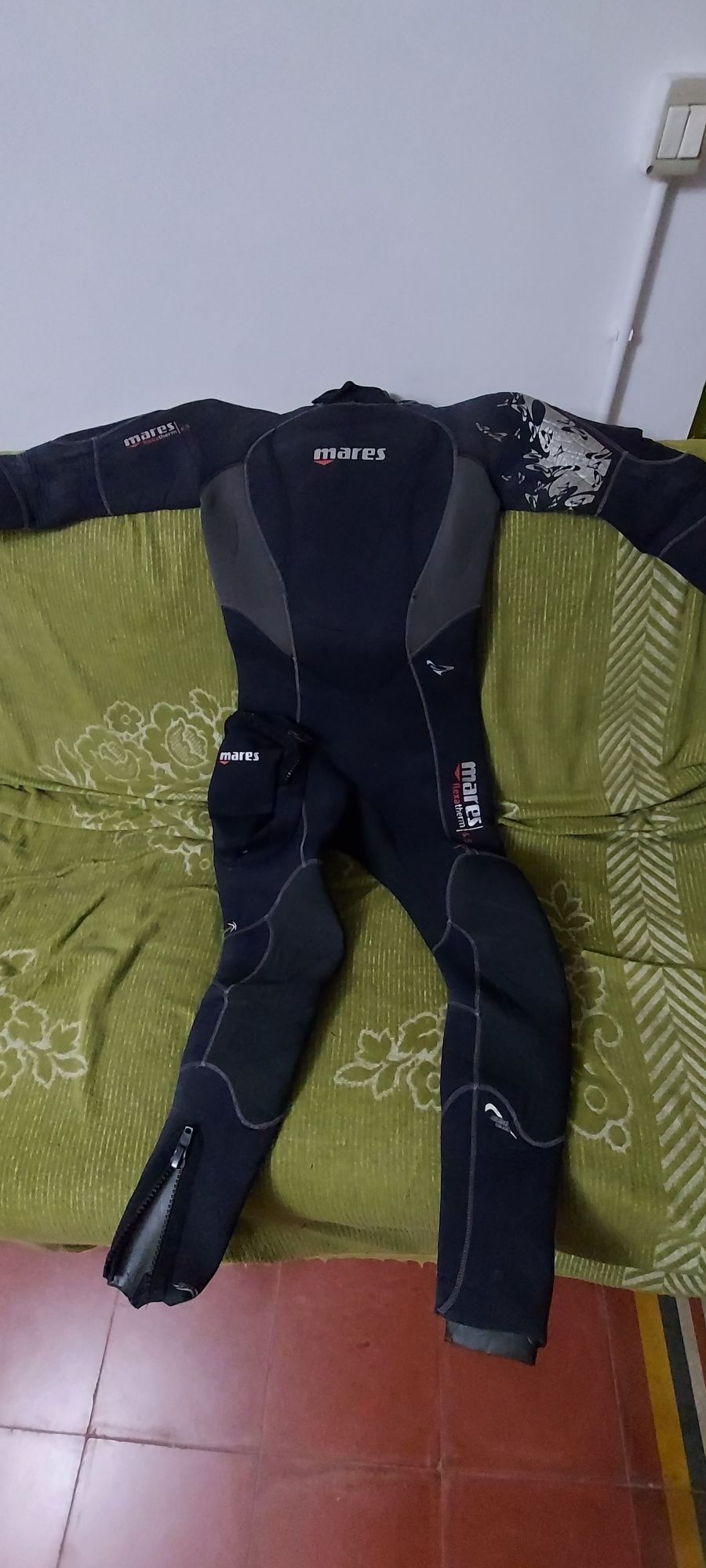Fato semi-seco Mares tamanho 4 mulher
