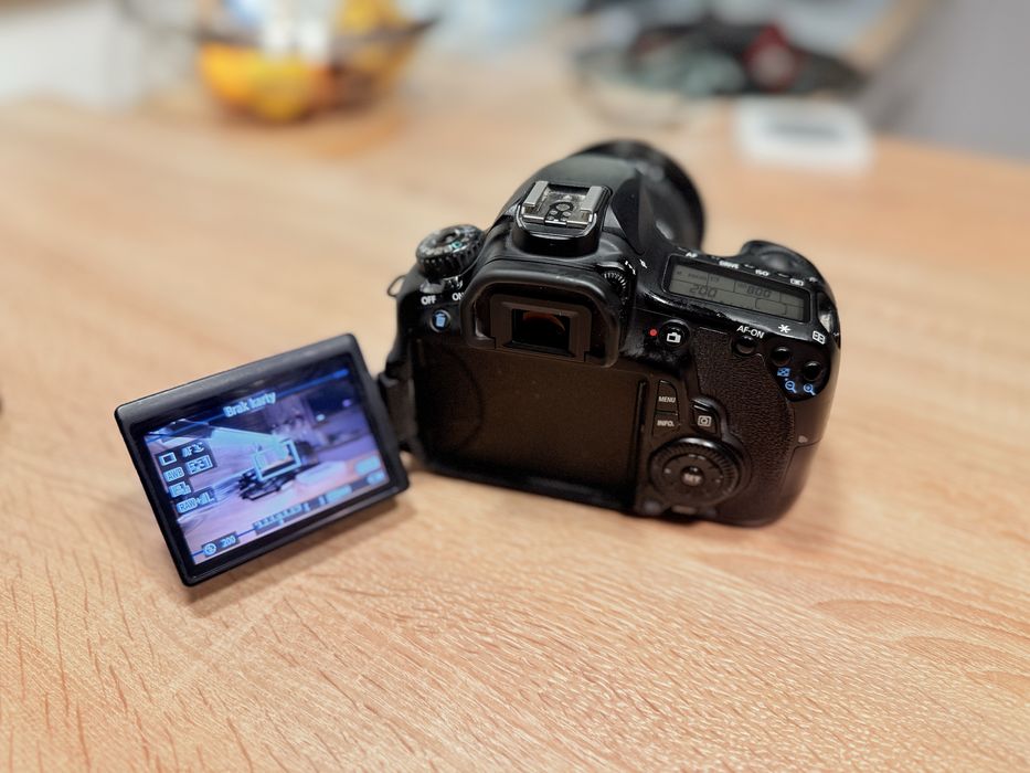 Canon EOS 60D + obiektyw Sigma 2.8 DC 17-50 EX HSM