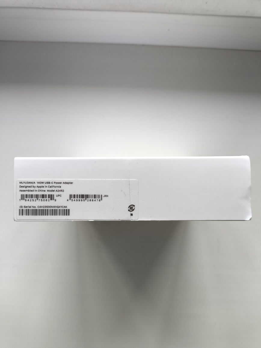 Адаптер живлення Apple 140W USB-C Power Adapter MLYU3