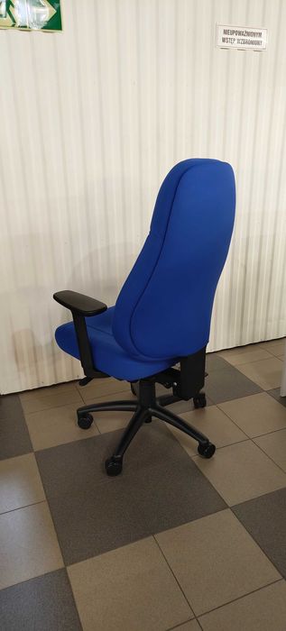 Fotel biurowy, specjalistyczny, krzesło obrotowe SAGA