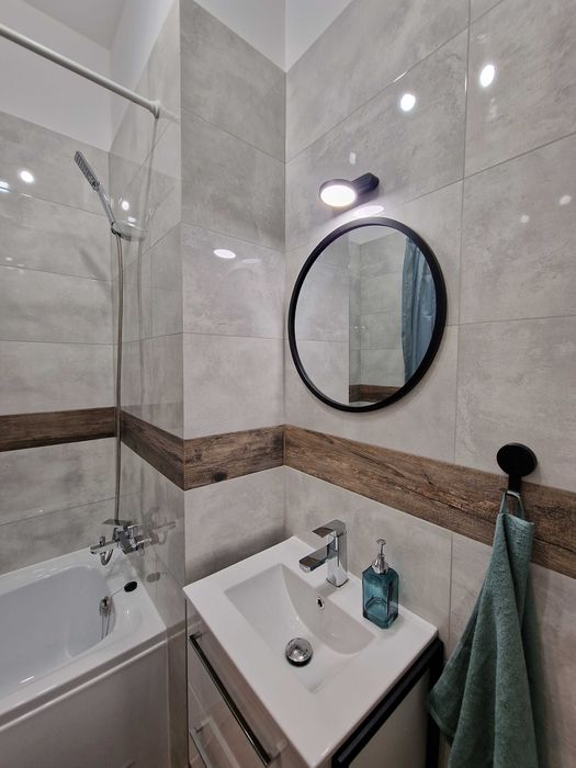 Komfortowa kawalerka w centrum.Karmelicka 1/AWF. Od zaraz.Stałe opłaty