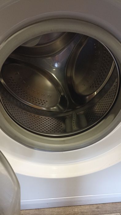 Продам Стиральну машину INDESIT
