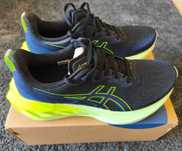 Ténis de Corrida Asics Novablast 4 – Estado Muito Bom - Tamanho 41,5