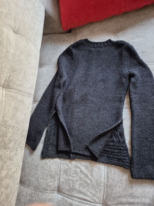 Sweter czarny dluższy