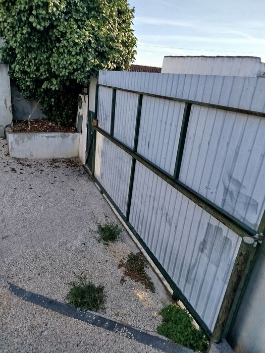 Moradia independente pronta a habitar