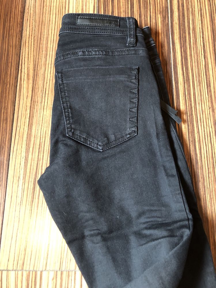 Spodnie jeansy r. 34 nowe bez metki