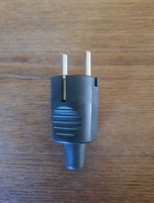 macho para tomada em segunda mão como novo e resistente