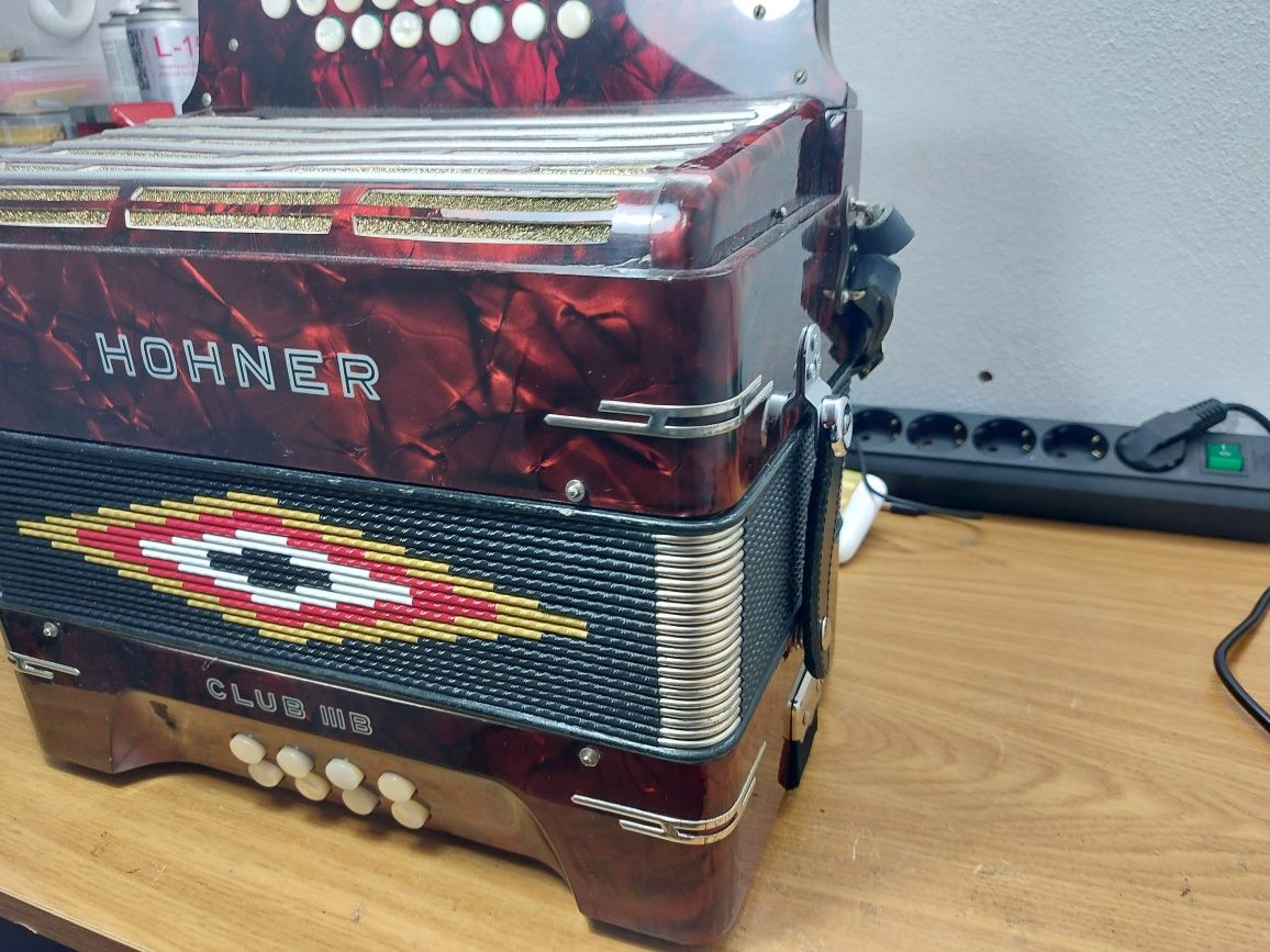 Concertina hohner toda revista e afinada em Sol, Do, Fa