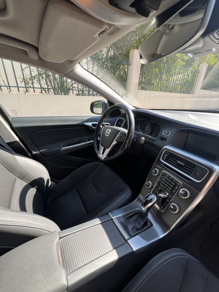 Volvo V60 2.0 D4 momentum, caixa automatica