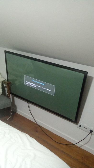 Televisão SAMSUNG nova