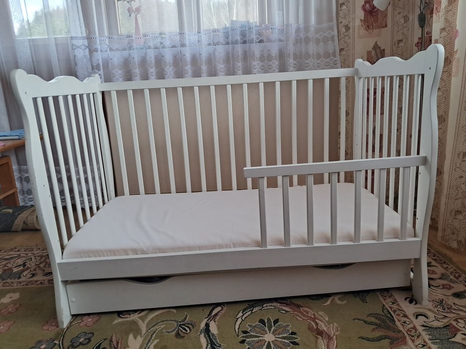 Łóżeczko dzieciece, tapczanik