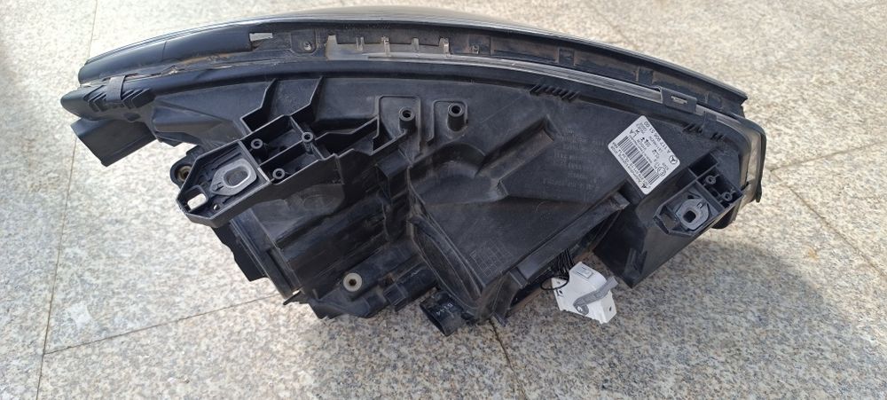 Farol Mercedes CLA W117 Xenon