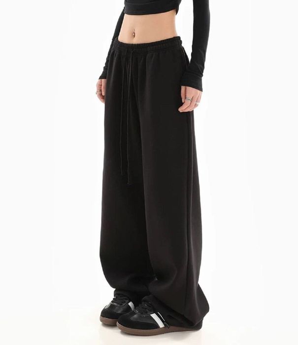 Обємні прямі штани з затяжками