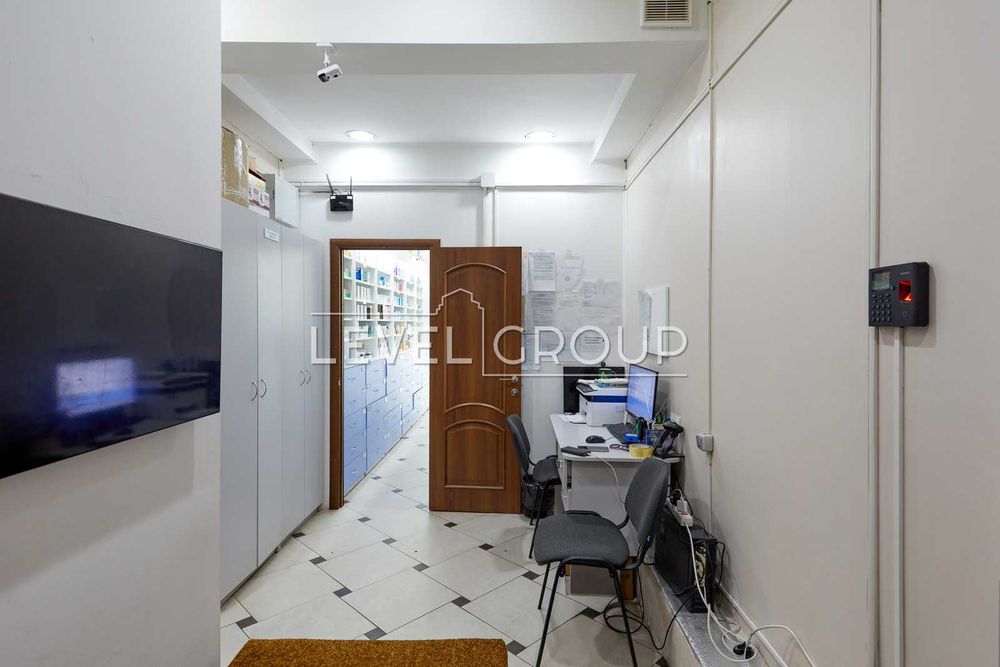 Комерційне приміщення/ Антоновича 93 Олімпійська Фасад Прохідне місце