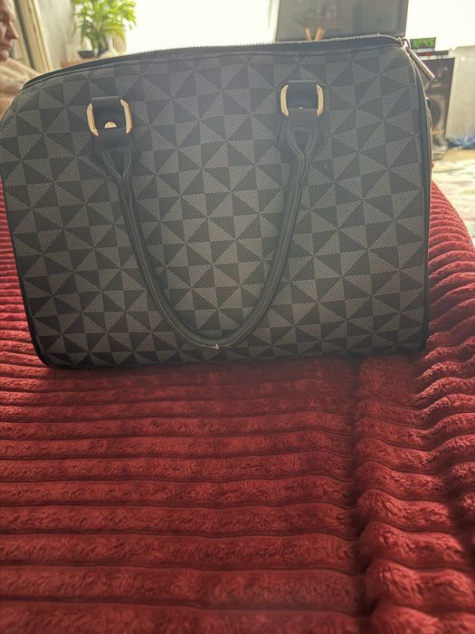 Sprzedam torebke kuferek