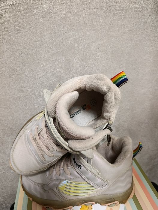 Стильні та зручні чобітки для дівчинки!