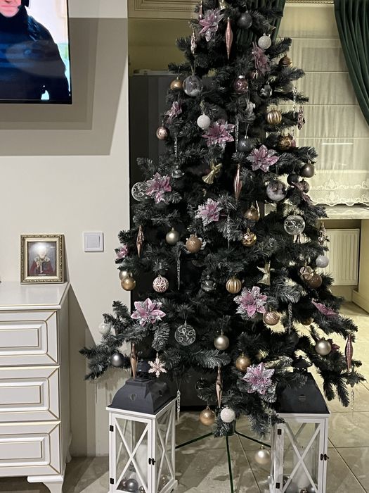 Ялинка штучна висока