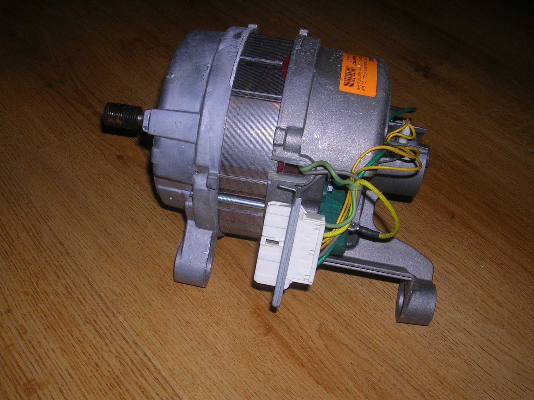 Silnik i pasek z pralki Candy Smart CTY 1046     (20584.316)
