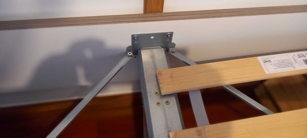 Cama robusta e moderna