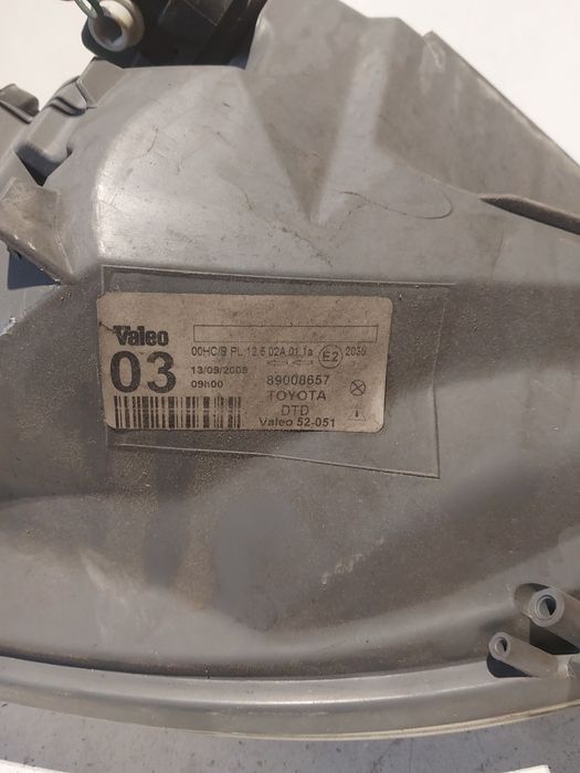 Toyota yaris Lift I 1 prawa lampa przednia reflektor prawy