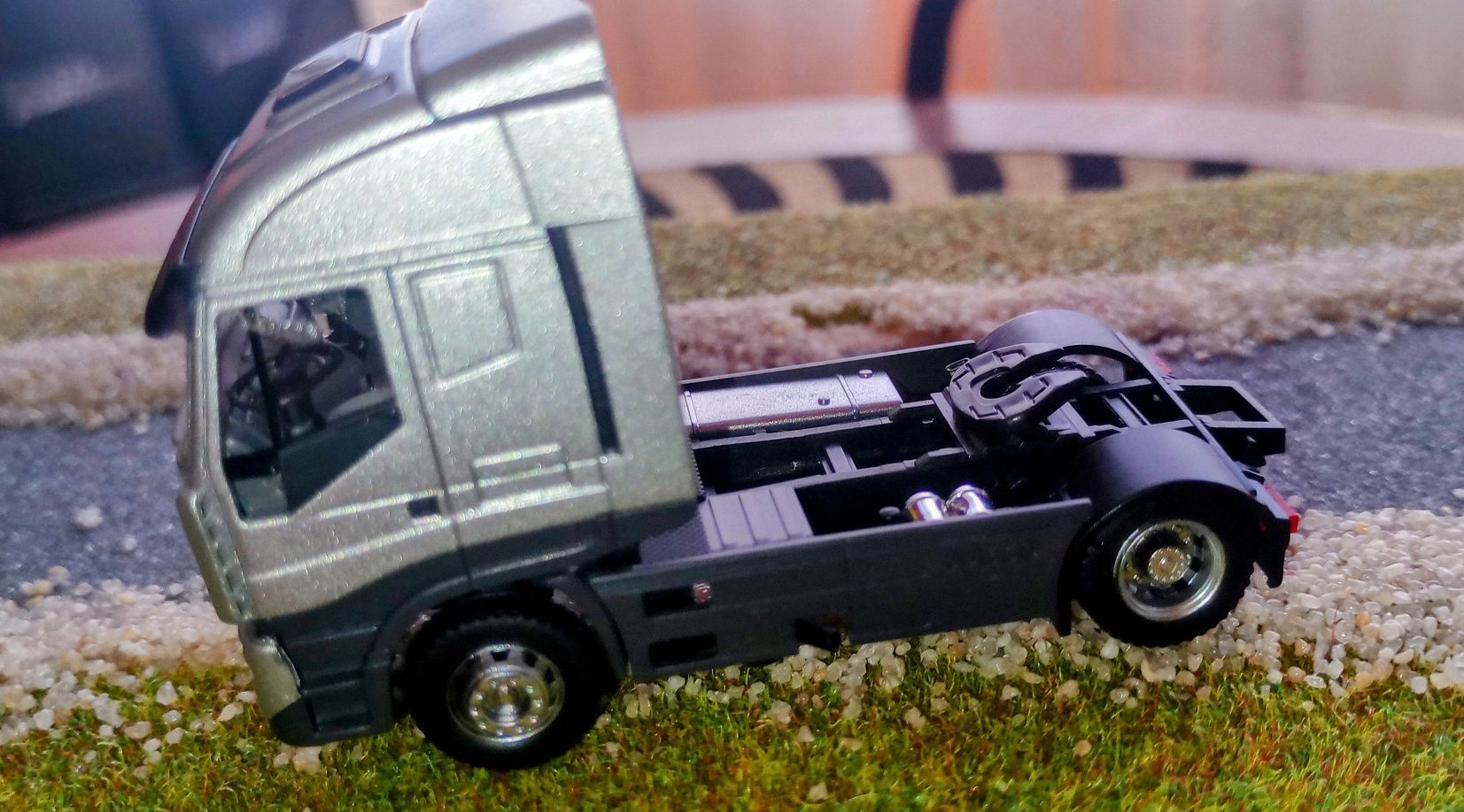 Model Rietze Iveco Stralis skala H0 1:87