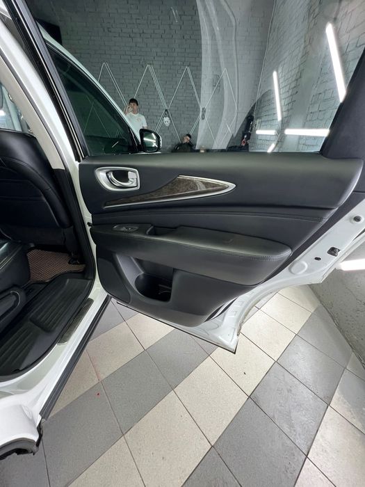 Продам надійну машину Infiniti QX60