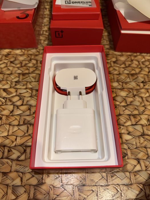 Зарядний пристрій OnePlus SUPERVOOC 100W Power Adapter