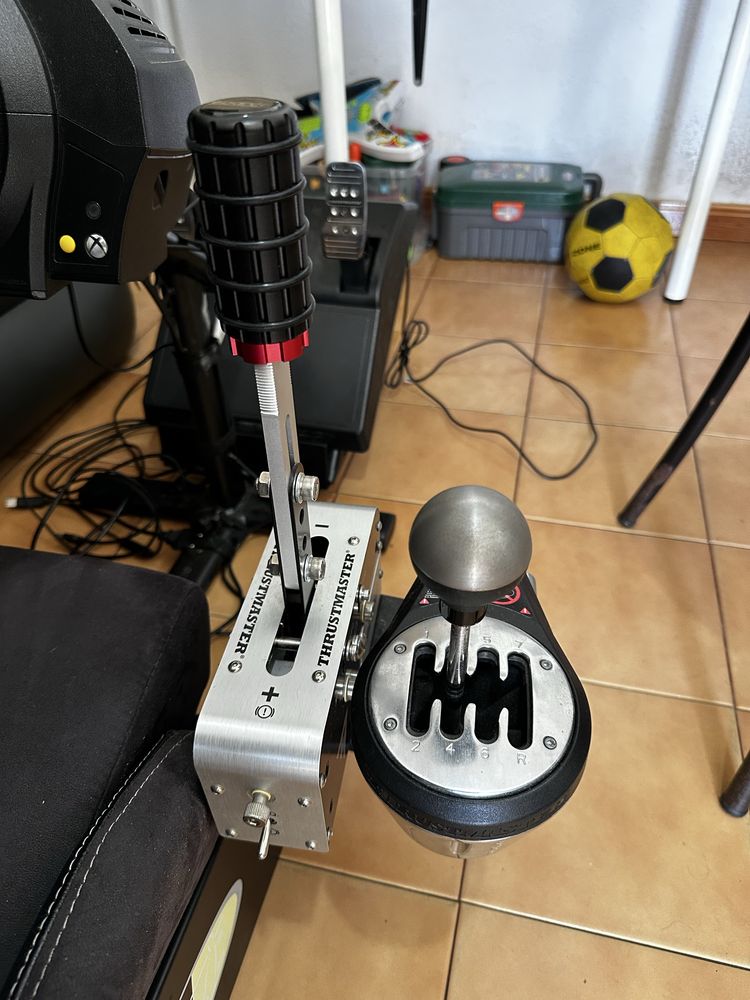 Cockpit simracing completo thrustmaster, playseat