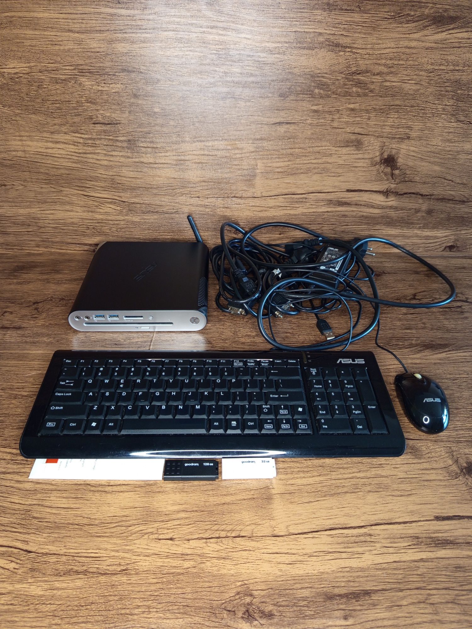 Komputer Asus Eeebox eb1501 + monitor + windows 7 pro + akcesoria