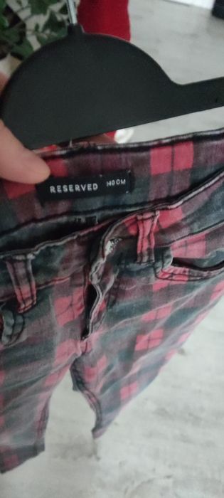 Spodnie Reserved krata, rozmiar 140.