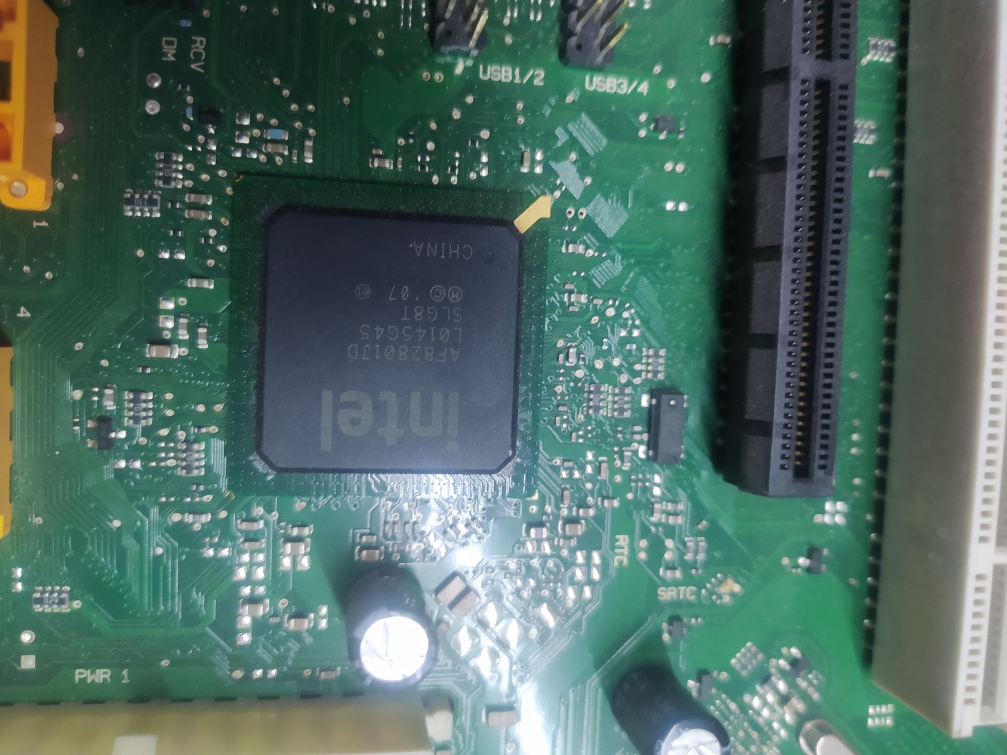Плата компьютерная Intel.k690-c430A.рабочая
