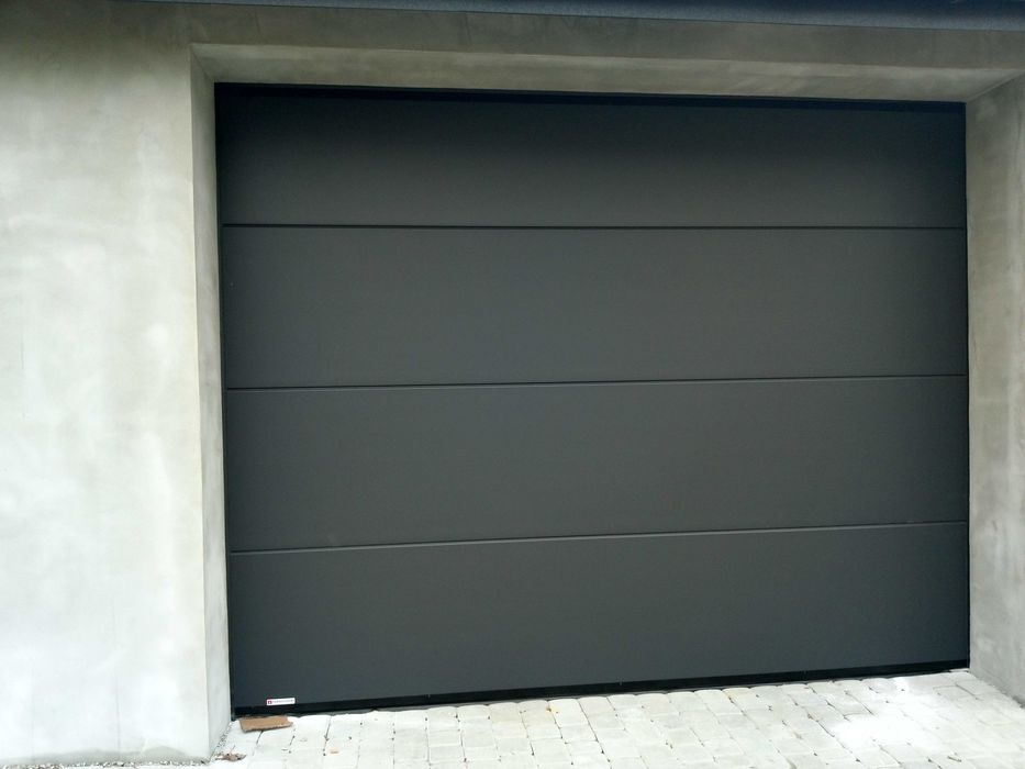 Brama segmentowa Antracyt  R60 2500x2250 – ciepła i solidna - Linestor