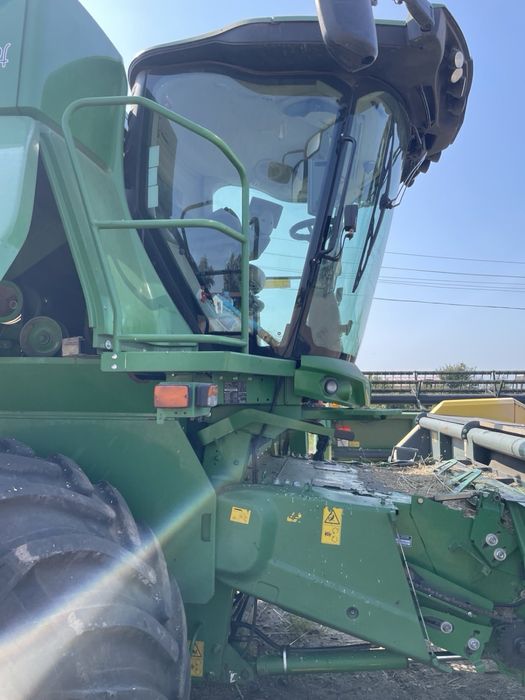 Продається комбайн Джон Дір S670 з зерновою жаткою