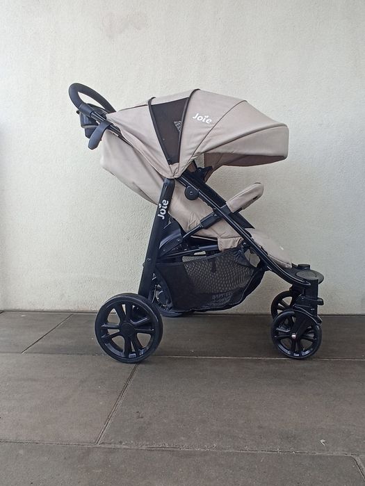 Wózek spacerowy joie litetrax beżowy