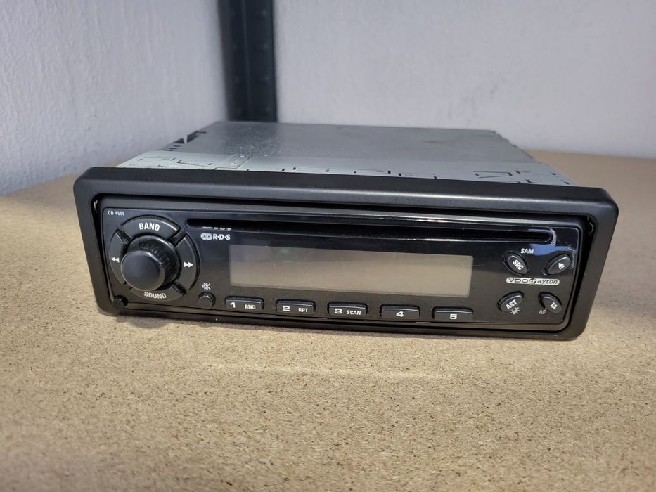 Rádio leitor CD VDO CD4506