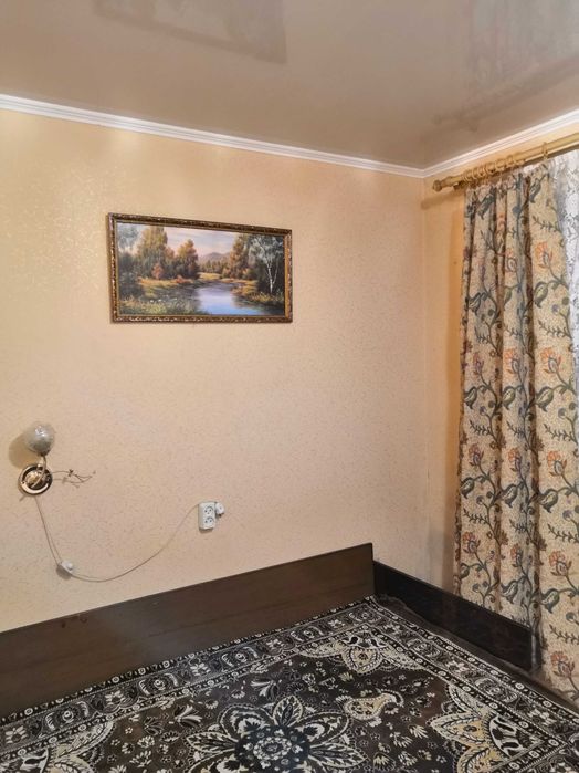 Здам недорого гостинку на Комунальній