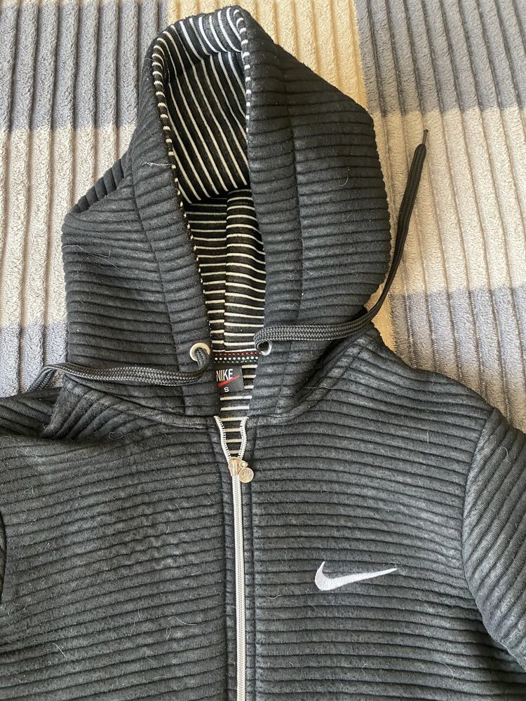 Кофта ( олимпийка) Nike оригинал р.S