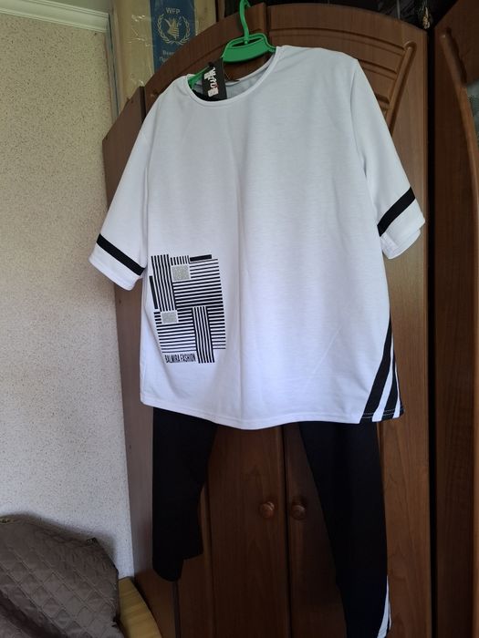 Продається жіночій прогулянковий костюм 58-60 розміру