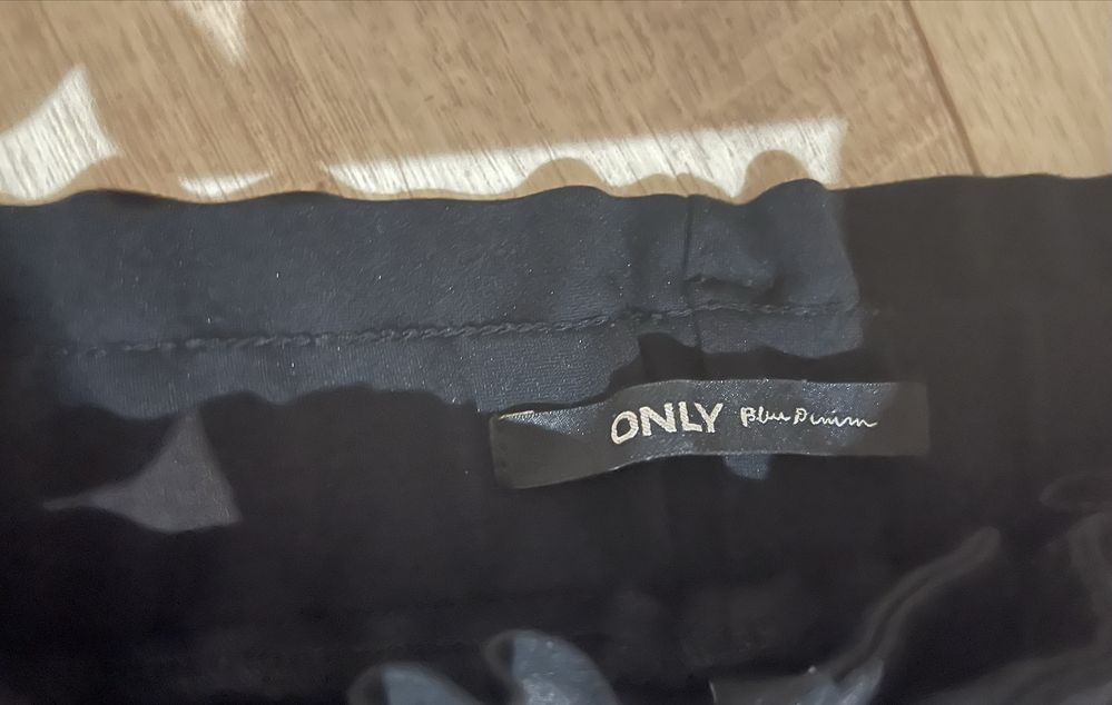 Укорочені брюкі Only